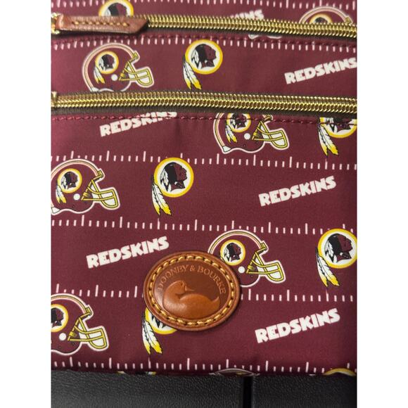 Dooney and Bourke NfL collab cross body "redskins" - Picture 2 of 10